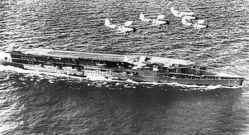 自造航母未完成一战期间,1918年德国就有过将客轮改造成航空母舰的